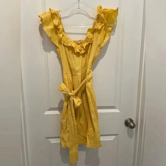 NEW with tags (NWT) Francesca’s Miami collection yellow crape Sundress - Picture 1 of 12